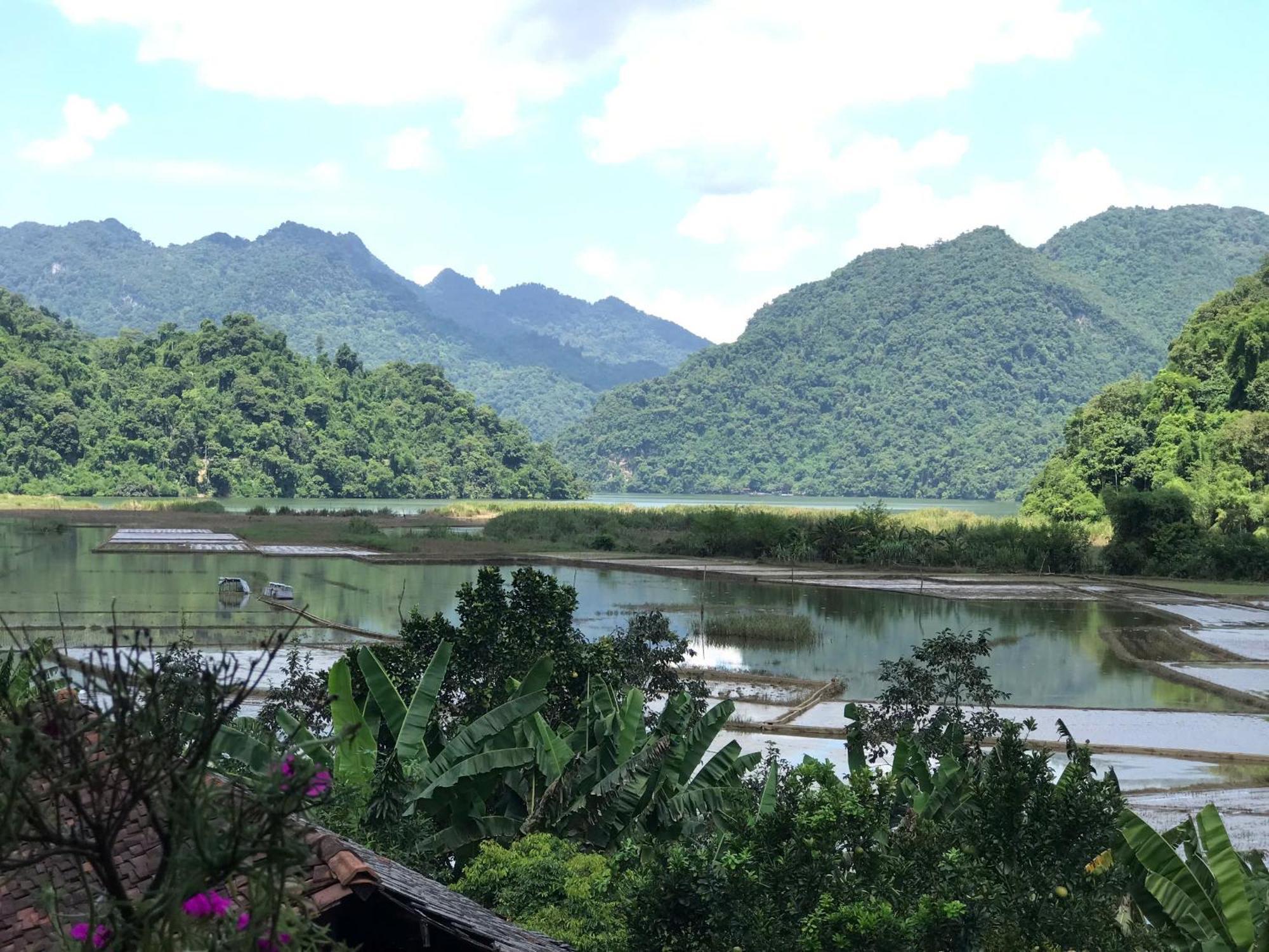 Ba Be Hoang Quan Homestay מראה חיצוני תמונה